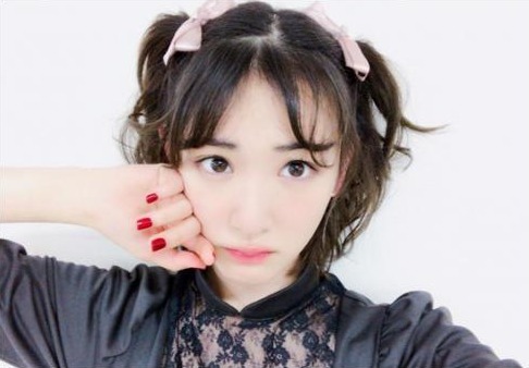 生駒里奈 スクール水着姿のはにかみボディお宝画像